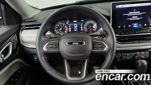 Jeep Compass 2022 — Photo 9/32