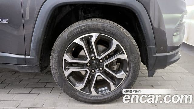 Jeep Compass 2022 — Photo 20/32