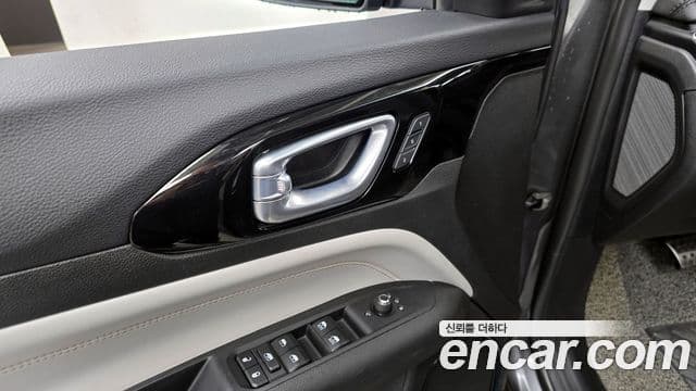 Jeep Compass 2022 — Photo 18/32