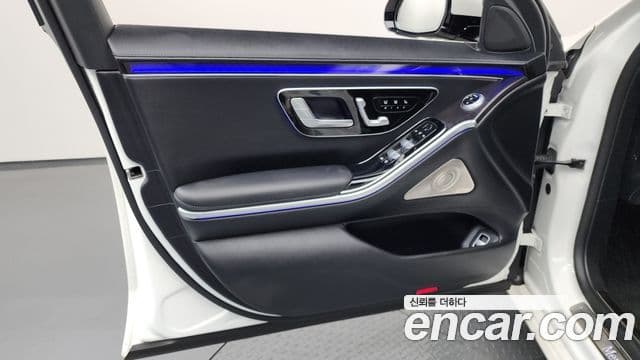 Mercedes-Benz S-Class 2021 — Photo 16/39