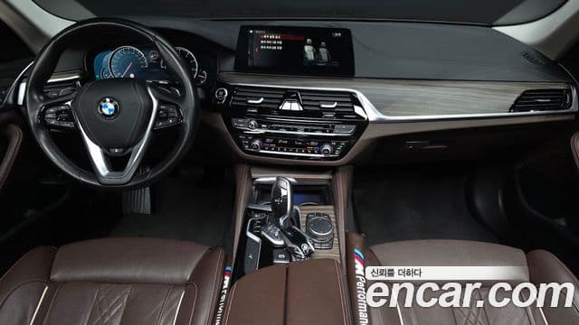 BMW 5 Series 2018 — ფოტო 7/20