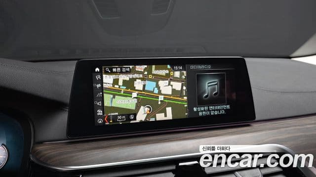 BMW 5 Series 2018 — ფოტო 15/20