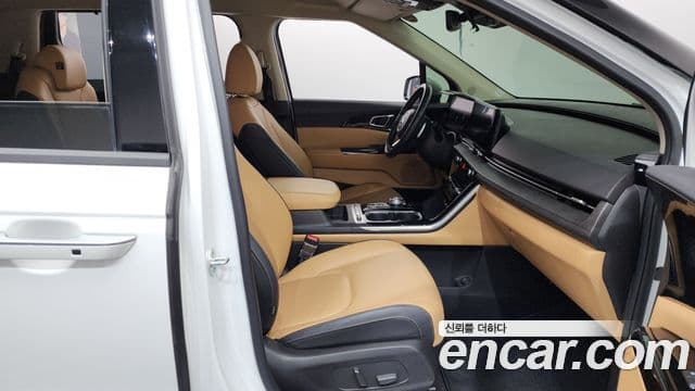 Kia Carnival 2021 — ფოტო 12/35