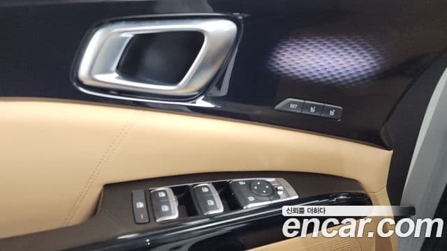 Kia Carnival 2021 — ფოტო 24/35