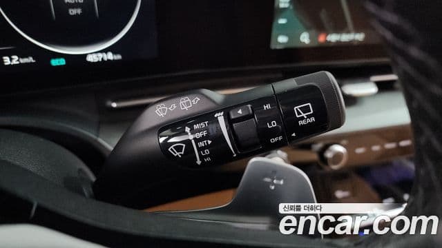 Kia Carnival 2021 — ფოტო 19/35
