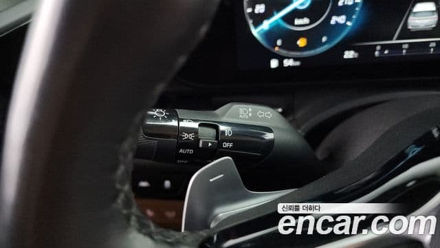 Kia Carnival 2021 — ფოტო 14/35