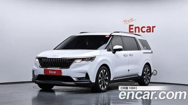 Kia Carnival 2021 — фото 1 из 20