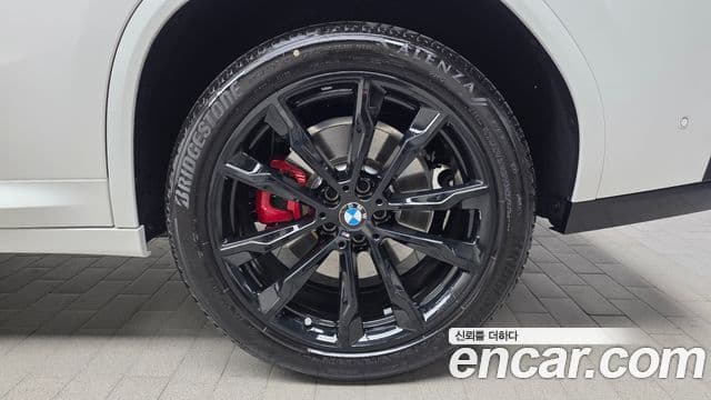 BMW X4 2025 — Photo 24/33