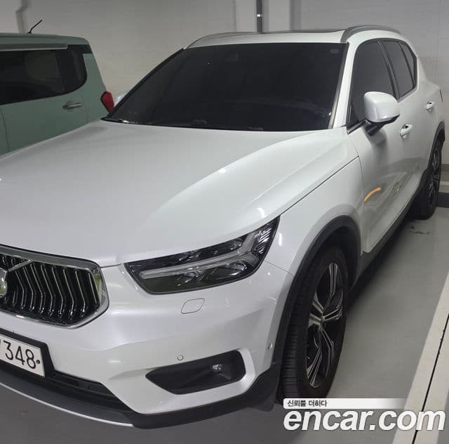 Volvo XC40 2020 — ფოტო 3/5