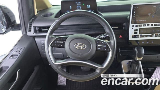 Hyundai Staria 2023 — ფოტო 13/20