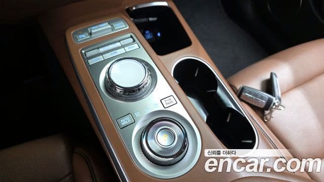 Genesis GV70 2022 — ფოტო 9/20