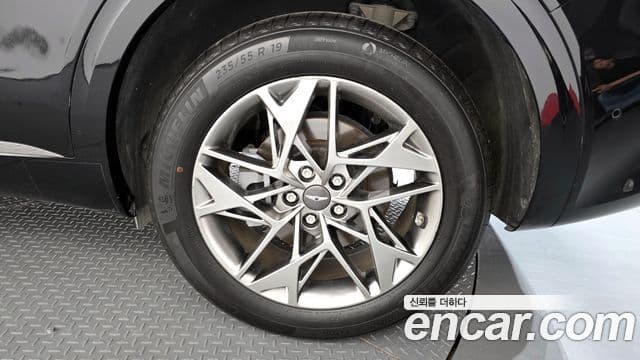 Genesis GV70 2022 — Photo 23/40