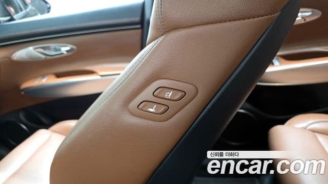 Genesis GV70 2022 — Photo 18/40