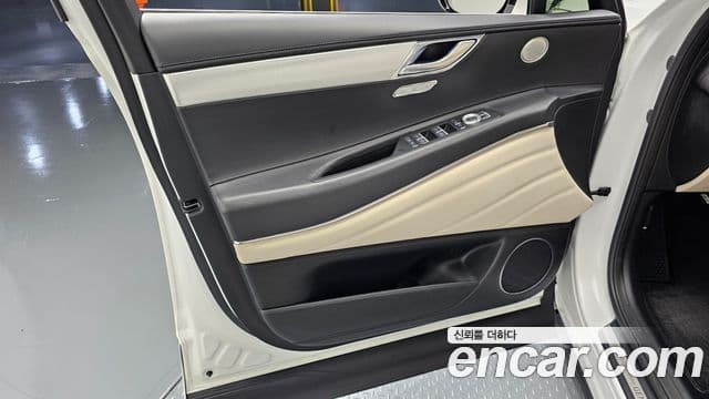Genesis GV80 2023 — Photo 14/44