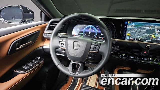 Toyota Crown Crossover 2025 — Фото 13/20