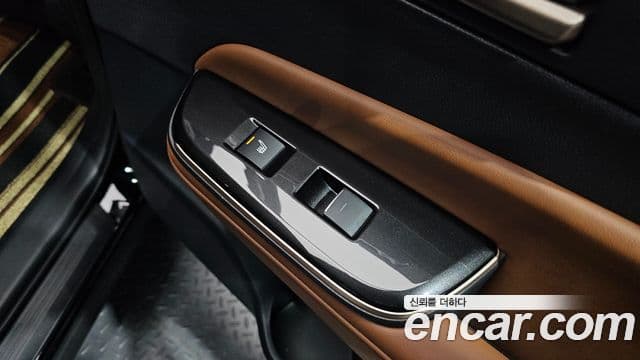 Toyota Crown Crossover 2025 — Фото 19/20
