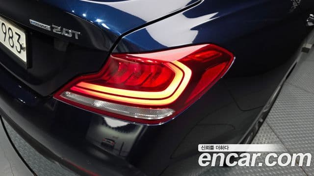 Genesis G70 2019 — Photo 3/35