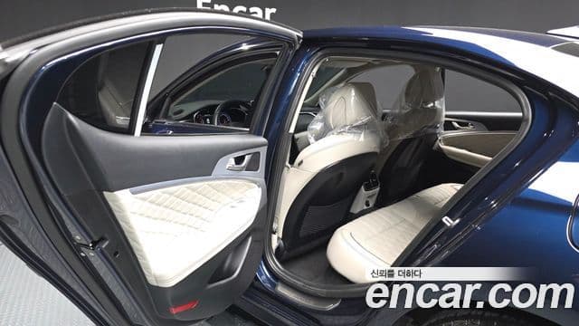 Genesis G70 2019 — Photo 9/35