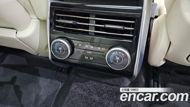 Land Rover Range Rover 2025 — фото 18 из 20