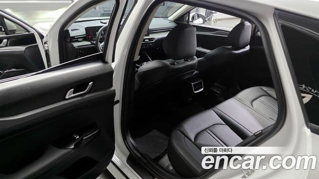 Kia K5 2024 — ფოტო 14/20