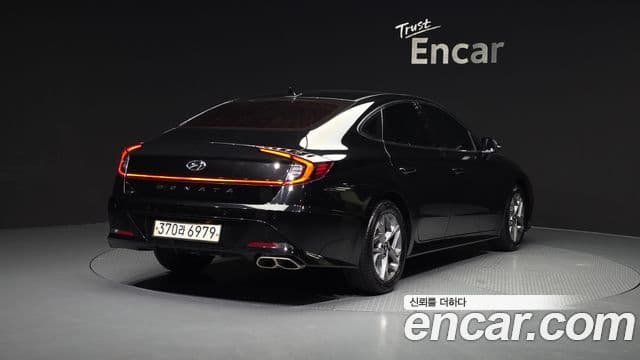 Hyundai Sonata 2022 — Фото 1/20