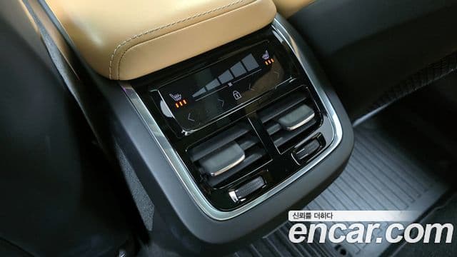 Volvo XC60 2018 — Şəkil 18/20