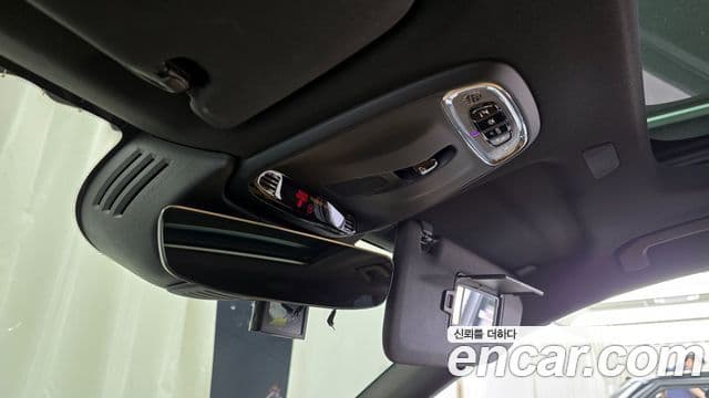 Volvo XC60 2018 — Şəkil 33/34