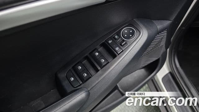 Kia Seltos 2022 — Şəkil 19/20
