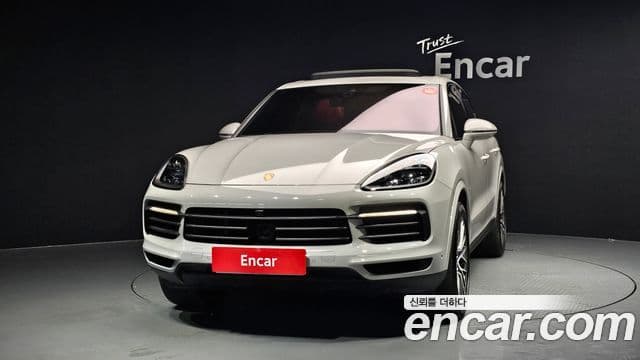 Porsche Cayenne 2023 — ფოტო 27/31