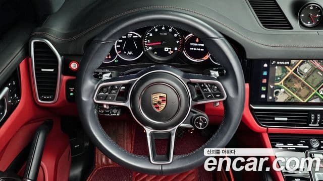 Porsche Cayenne 2023 — ფოტო 28/31