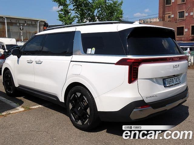 Kia Carnival 2024 — ფოტო 2/20