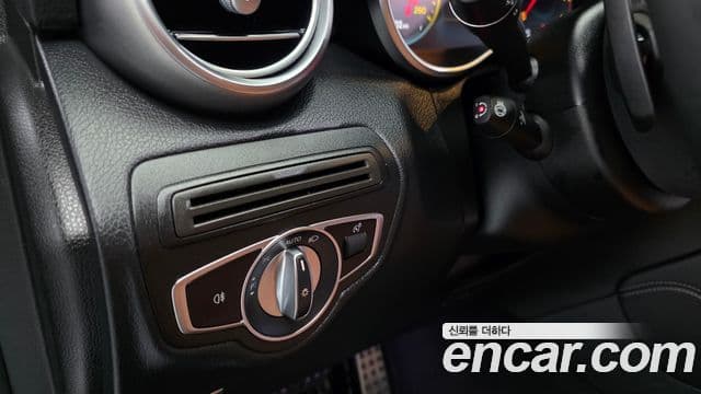 Mercedes-Benz GLC-Class 2020 — Şəkil 19/20