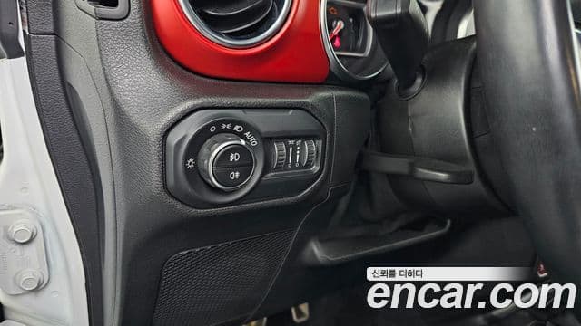 Jeep Wrangler 2021 — Şəkil 18/20