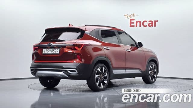 Kia Seltos 2020 — ფოტო 2/20