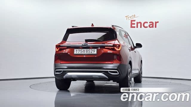 Kia Seltos 2020 — ფოტო 4/20