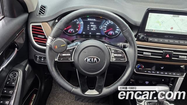 Kia Seltos 2020 — ფოტო 13/20