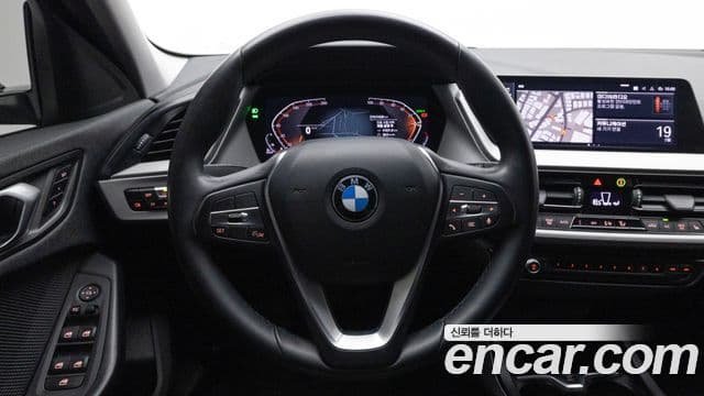 BMW 1 Series 2021 — ფოტო 20/20