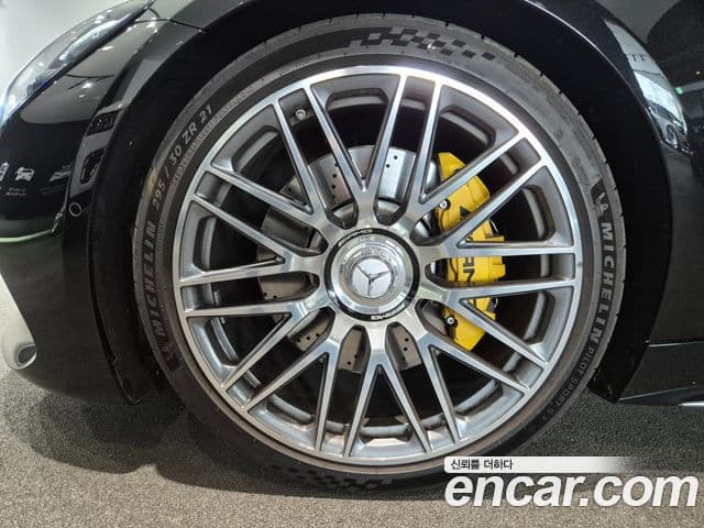 Mercedes-Benz AMG GT 2025 — ფოტო 4/20