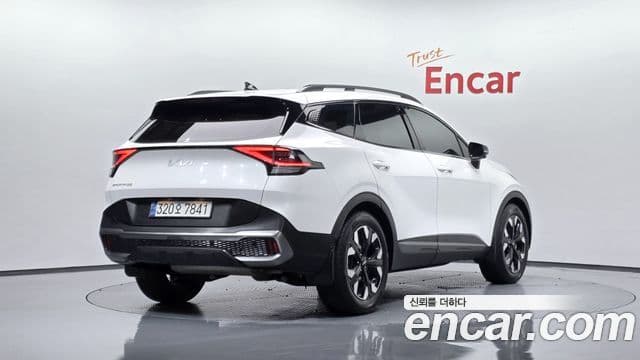 Kia Sportage 2022 — фото 2 из 20