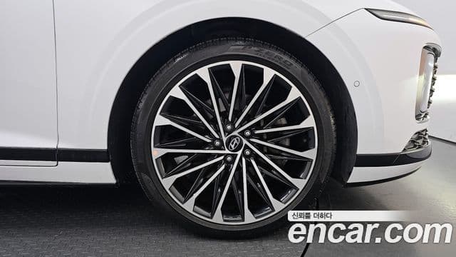 Hyundai Grandeur Hybrid 2023 — Photo 14/30