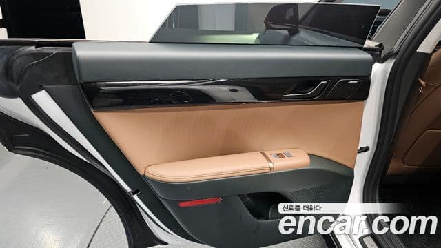 Hyundai Grandeur Hybrid 2023 — Photo 30/30