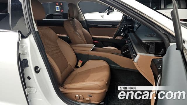 Hyundai Grandeur Hybrid 2023 — Photo 15/30