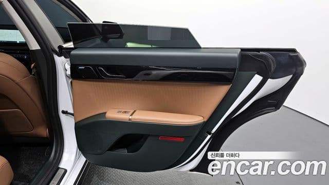 Hyundai Grandeur Hybrid 2023 — Photo 10/30