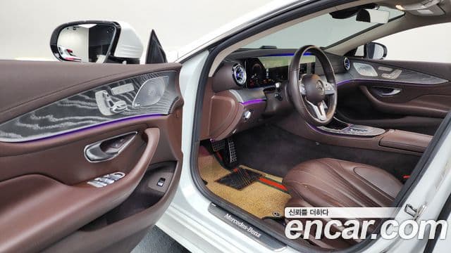 Mercedes-Benz CLS-Class 2021 — Photo 9/35