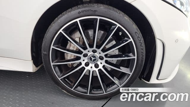 Mercedes-Benz CLS-Class 2021 — Photo 15/35