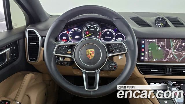 Porsche Cayenne 2023 — ფოტო 13/20