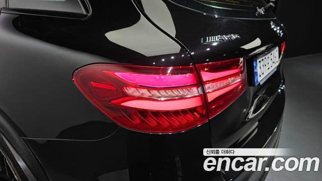 Mercedes-Benz GLC-Class 2018 — Photo 7/33