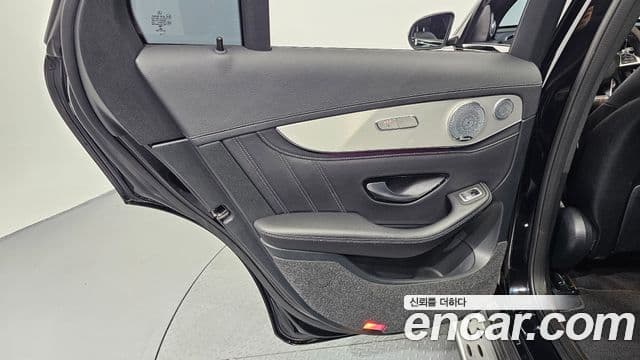 Mercedes-Benz GLC-Class 2018 — Photo 20/33