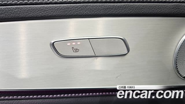 Mercedes-Benz GLC-Class 2018 — Photo 18/33