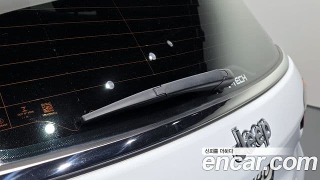 Jeep Compass 2022 — Photo 28/32